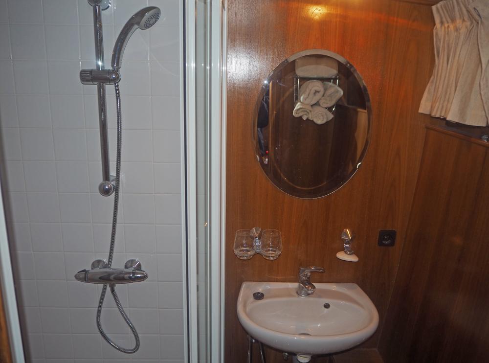 Aft cabin, Accommodation